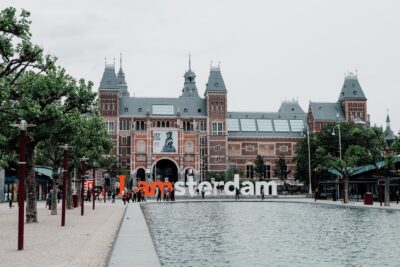 Amsterdam – Uncovering hidden economic struggles and early signaling of problems post image alt text